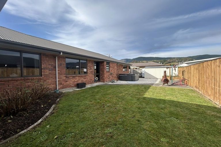 Photo of property in 30 Cambelldon Crescent, Stoke, Nelson, 7011
