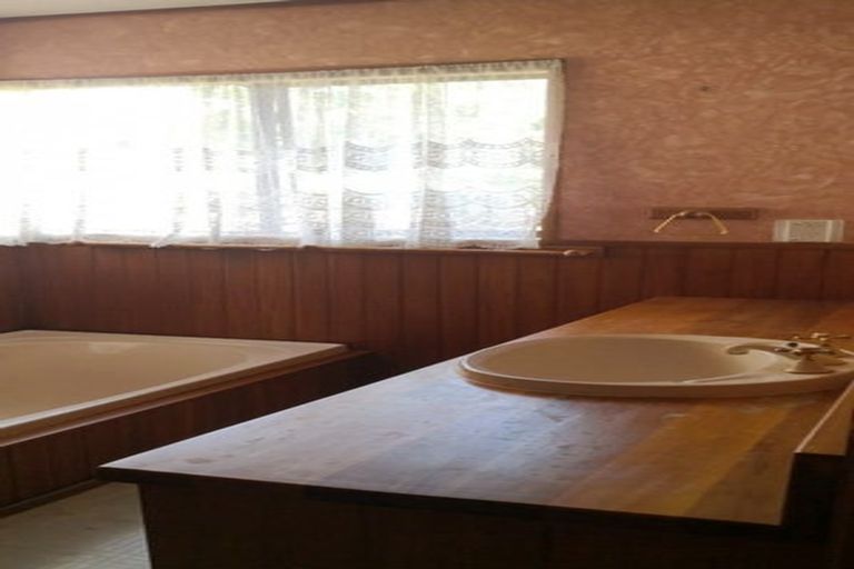 Photo of property in 34a Mark Edward Drive, Half Moon Bay, Auckland, 2012