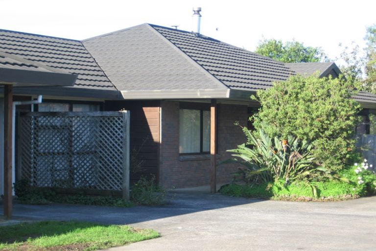 Photo of property in 2/281 Hobsonville Road, Hobsonville, Auckland, 0618