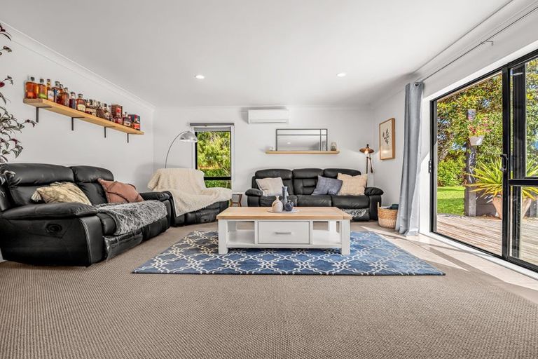 Photo of property in 5 Springvale Road, Waiuku, 2123