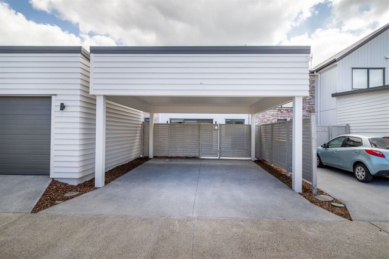 Photo of property in 55 Waituarua Drive, Takanini, 2112