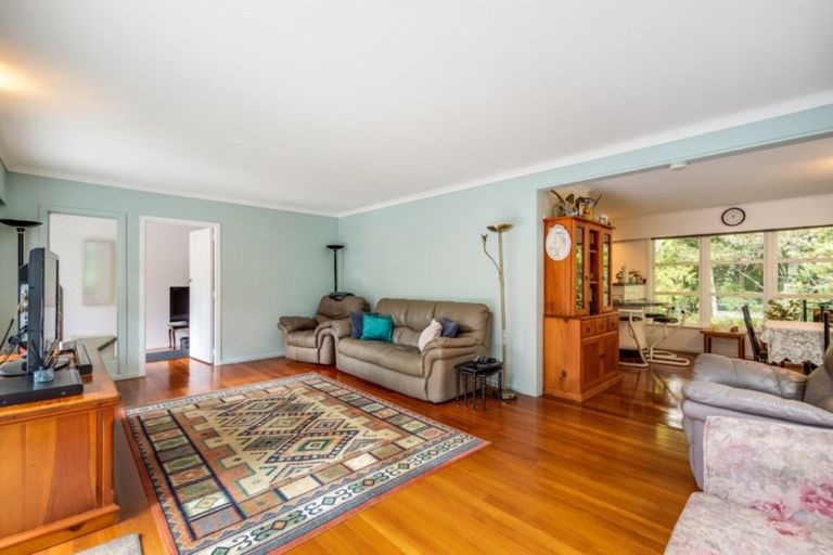 Photo of property in 127 Konini Road, Titirangi, Auckland, 0604