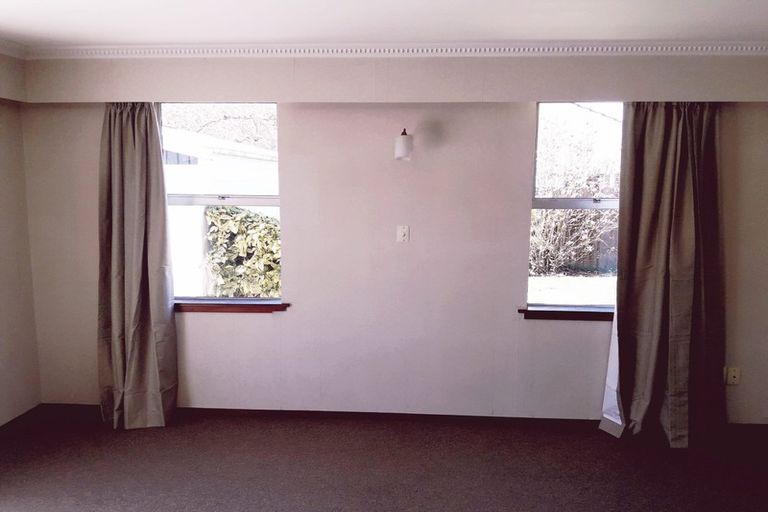 Photo of property in 33 Guinness Crescent, Ilam, Christchurch, 8041