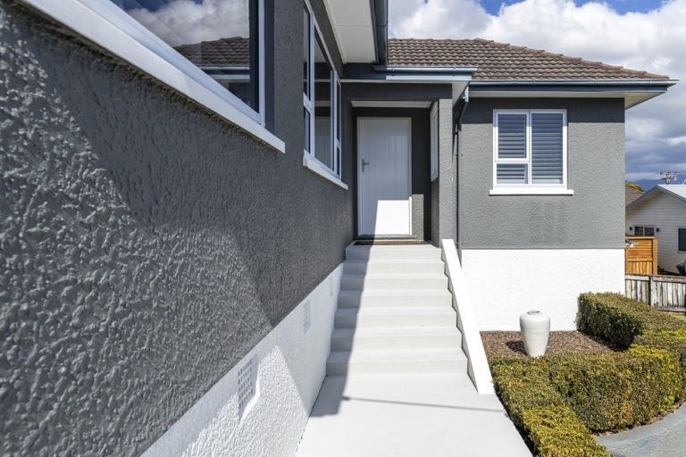 Photo of property in 11 Waimea Street, Westown, New Plymouth, 4310