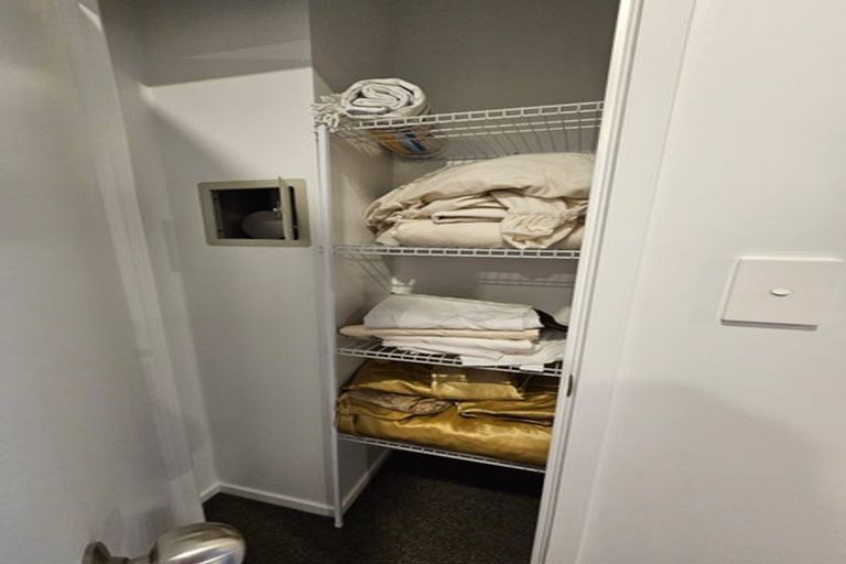 Photo of property in 2/3 Fairdale Place, Birkdale, Auckland, 0626