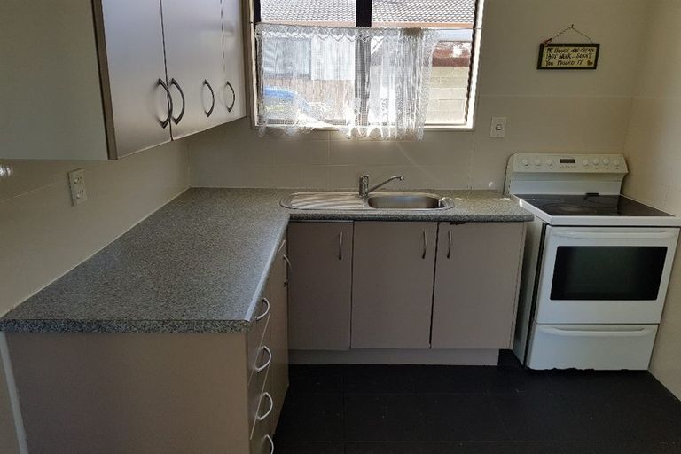 Photo of property in 1/85 Luanda Drive, Ranui, Auckland, 0612