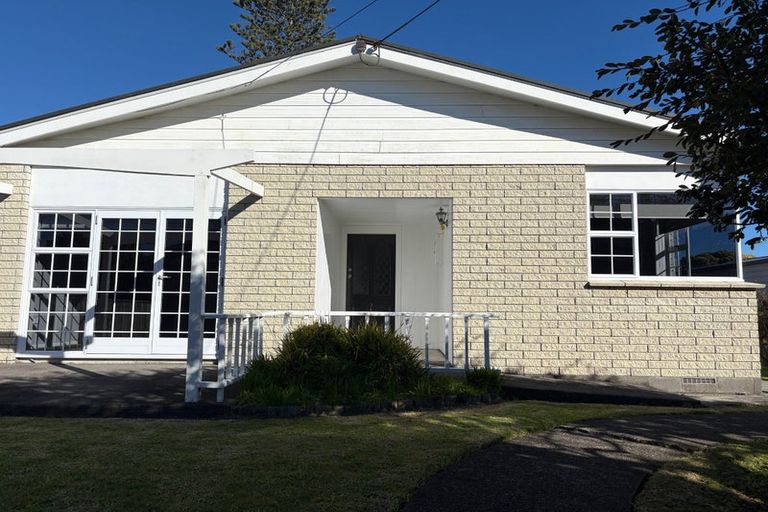Photo of property in 6 Henui Street, Strandon, New Plymouth, 4312
