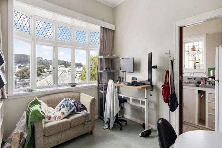 Photo of property in Carillion/the Knoll, 33 Thompson Street, Mount Cook, Wellington, 6011