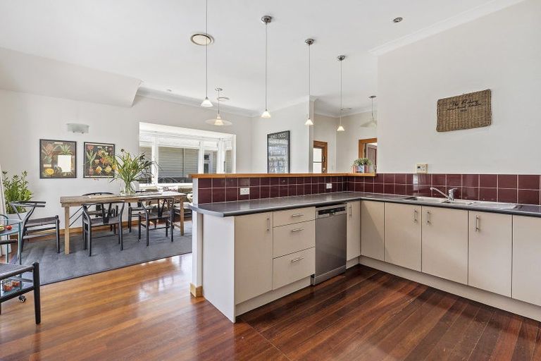 Photo of property in 224 The Parade, Island Bay, Wellington, 6023