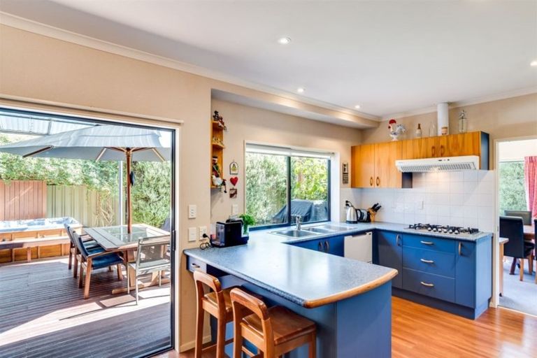 Photo of property in 16 Forbury Way, Taradale, Napier, 4112