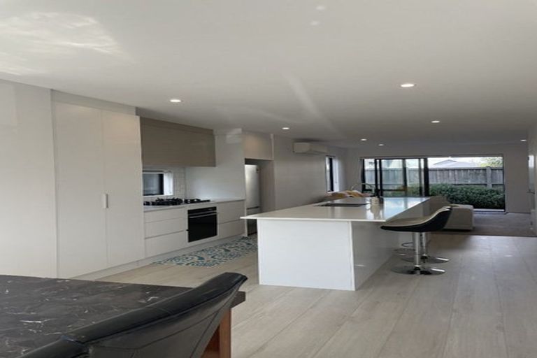 Photo of property in 8 Rauriki Lane, Rosehill, Papakura, 2113