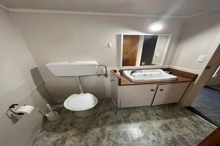 Photo of property in 24 Stanley Road, Glenfield, Auckland, 0629