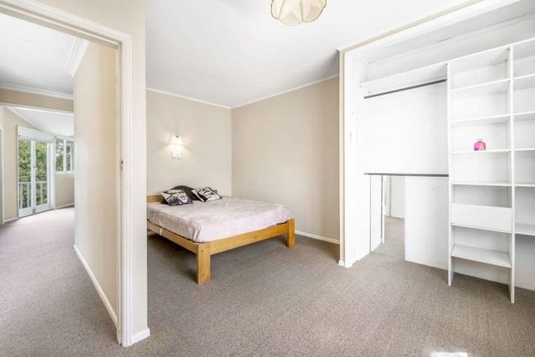 Photo of property in 180a Old Titirangi Road, New Lynn, Auckland, 0600