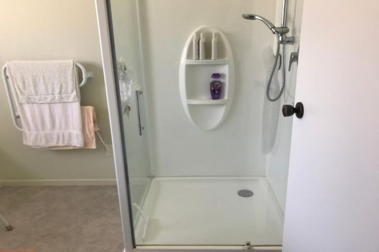 Photo of property in 102u2 Sandwich Road, St Andrews, Hamilton, 3200