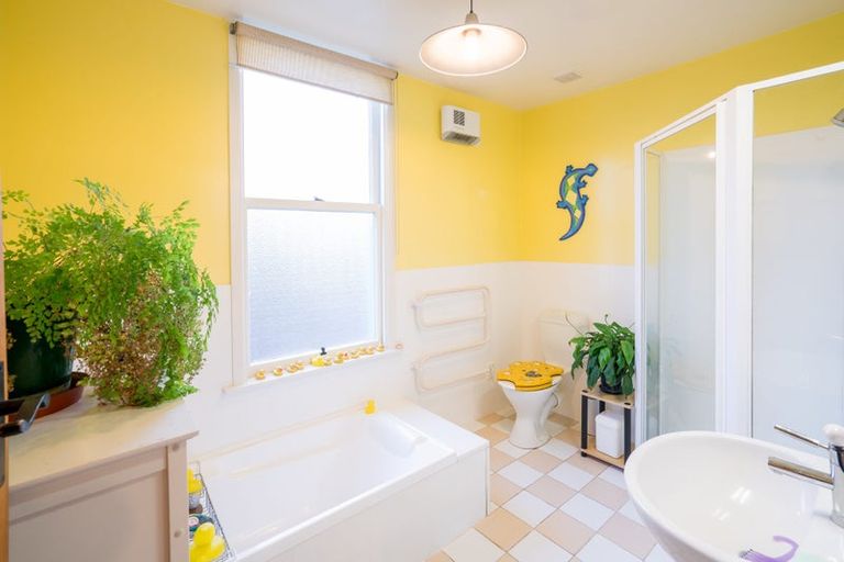 Photo of property in 33 Norwood Street, Beckenham, Christchurch, 8023