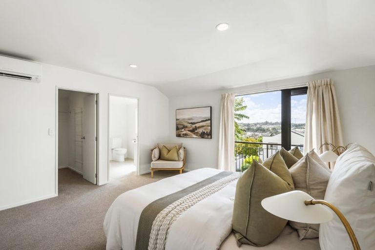 Photo of property in 1/26 Pannill Place, Oteha, Auckland, 0632