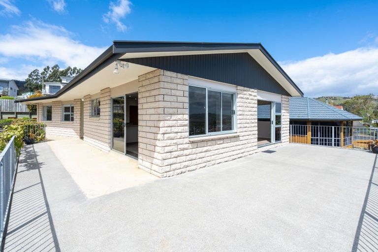 Photo of property in 10 Kilgour Street, Waihola, Milton, 9073
