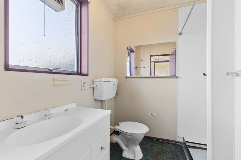 Photo of property in 2/50 Paynters Avenue, Strandon, New Plymouth, 4312