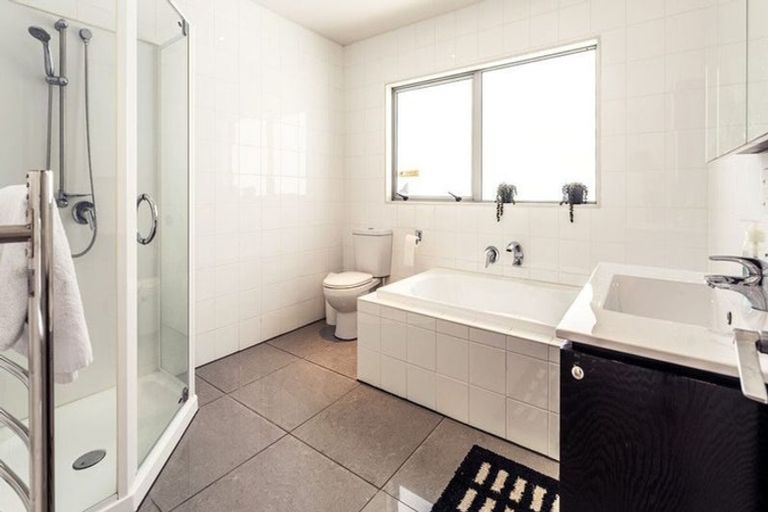 Photo of property in 17u2 Blackbridge Road, Wadestown, Wellington, 6012