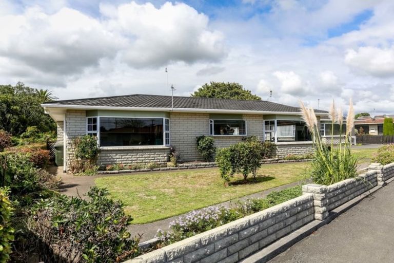 Photo of property in 7 Tukapa Street, Westown, New Plymouth, 4310