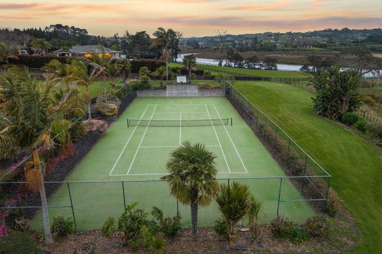 Photo of property in 84 Potts Road, Whitford, Howick, 2571