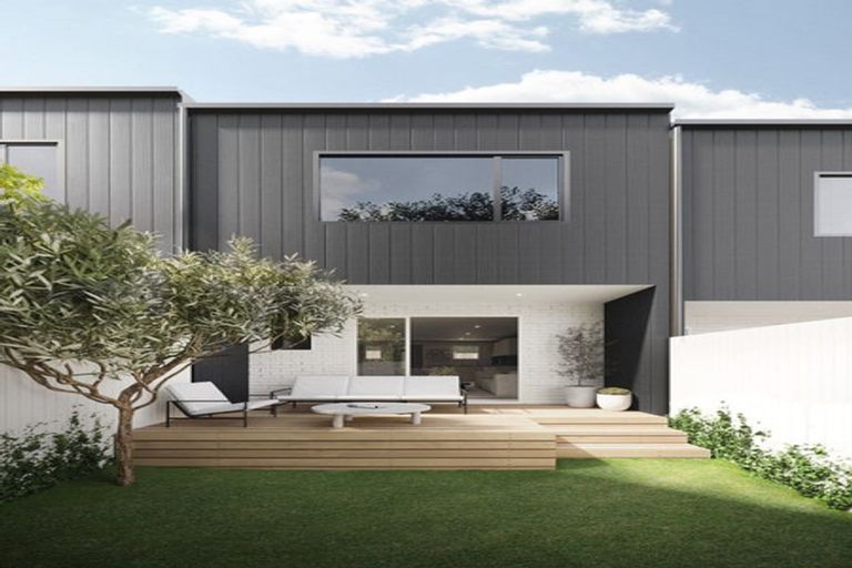 Photo of property in 2/5 Preston Avenue, Henderson, Auckland, 0610