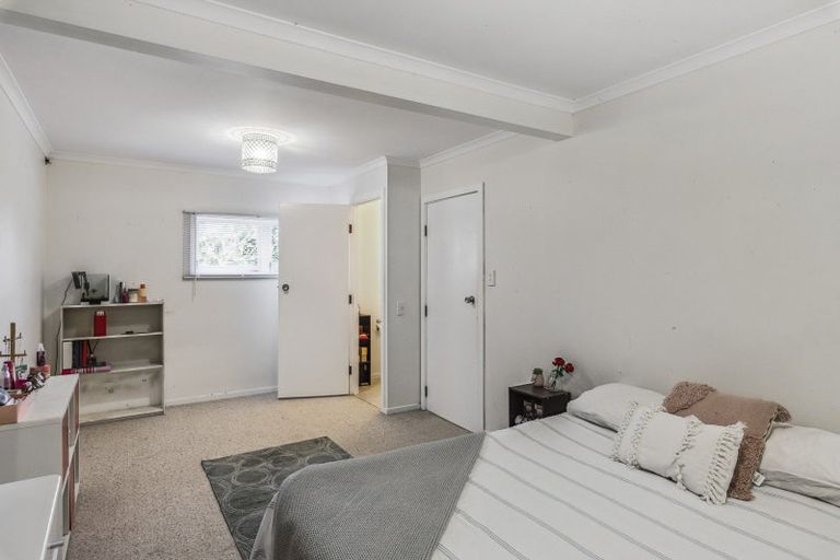 Photo of property in 51 Kakariki Grove, Waikanae, 5036