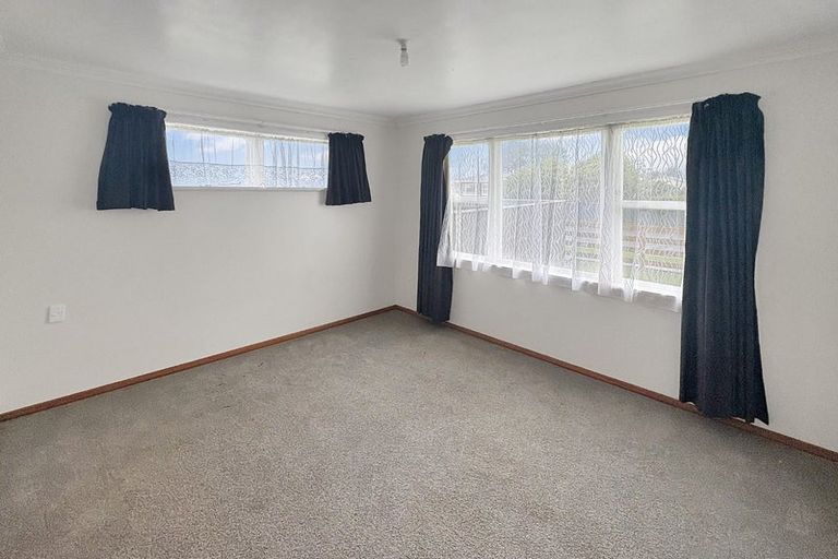 Photo of property in 15 Bledisloe Street, Levin, 5510