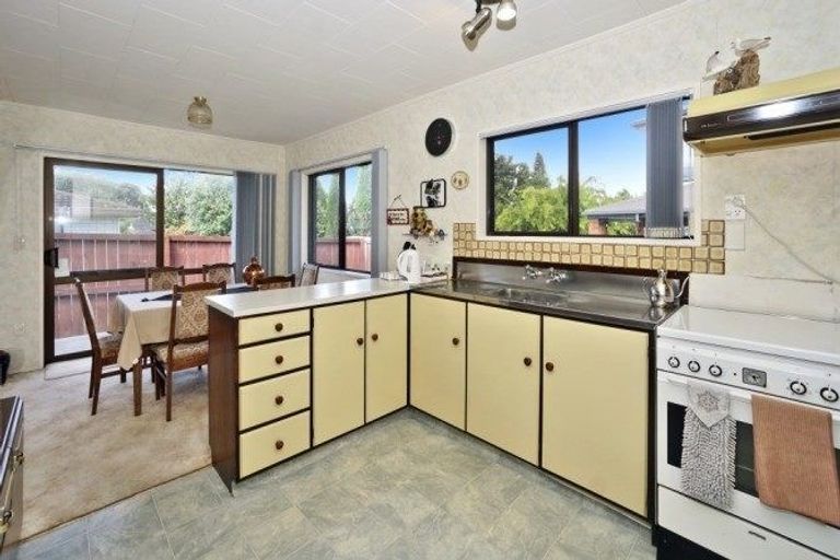 Photo of property in 1b Randell Place, Te Puke, 3119