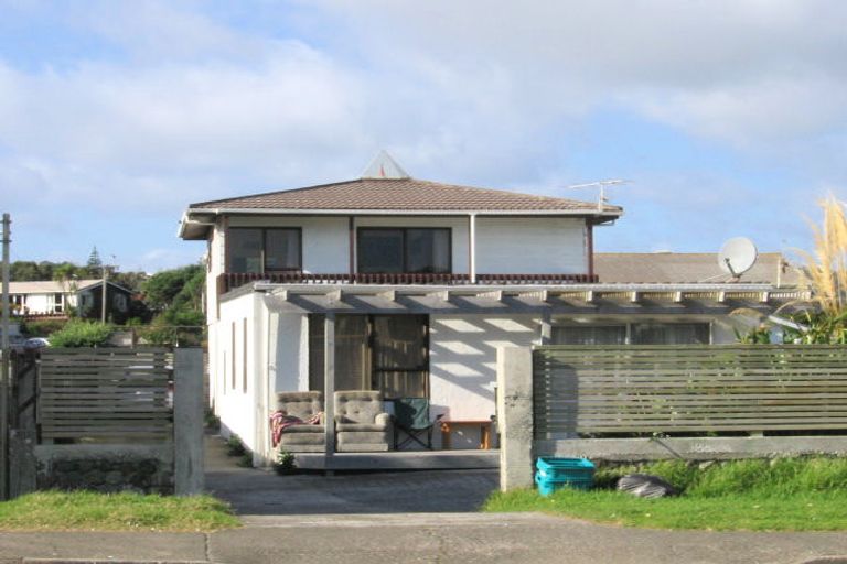 Photo of property in 15 Tireti Road, Titahi Bay, Porirua, 5022