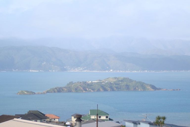 Photo of property in 15 Sunhaven Drive, Newlands, Wellington, 6037