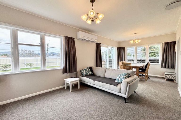 Photo of property in 1 Russell Street, Waterloo, Lower Hutt, 5011