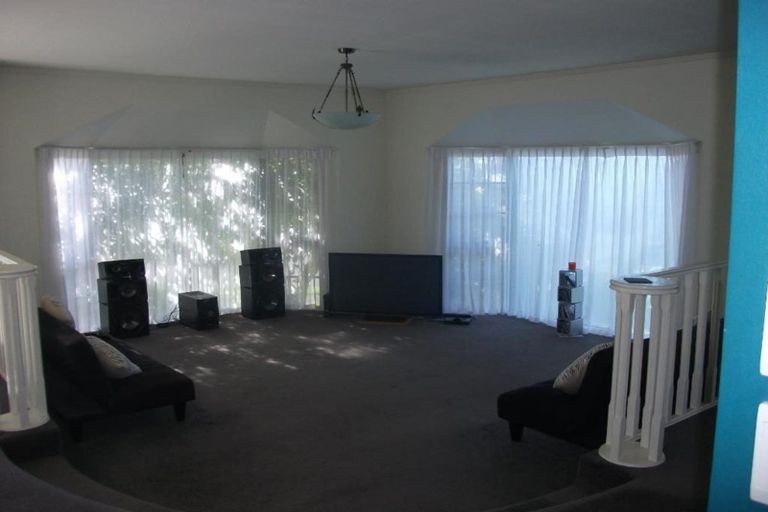 Photo of property in 29 The Crowsnest, Whitby, Porirua, 5024