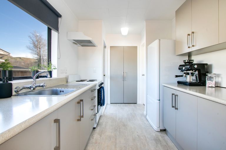 Photo of property in 15 Gillies Crescent, Waimarama, Havelock North, 4294