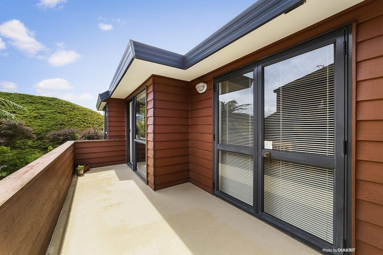 Photo of property in 14 Longmont Terrace, Churton Park, Wellington, 6037