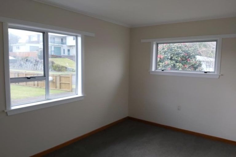Photo of property in 4 Lydford Place, Spotswood, New Plymouth, 4310