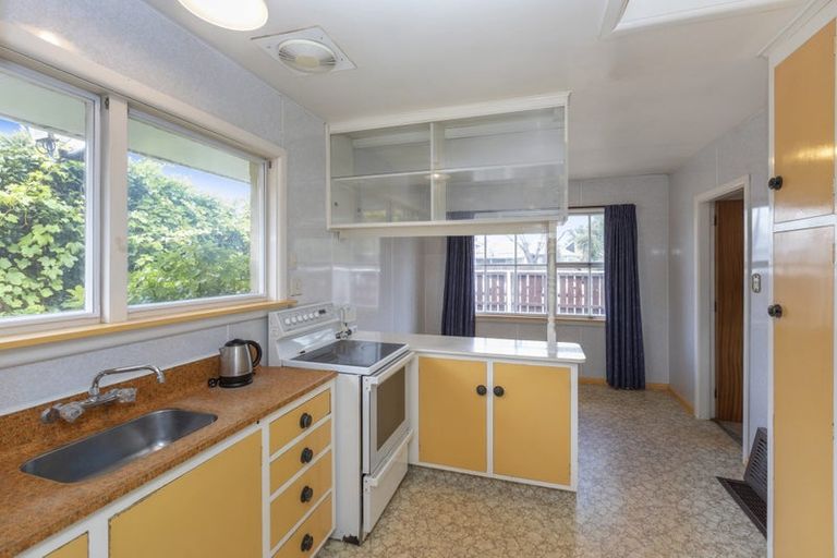 Photo of property in 19 Brookby Crescent, Avonhead, Christchurch, 8042