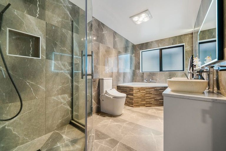 Photo of property in 11 Castlebane Drive, Flat Bush, Auckland, 2019