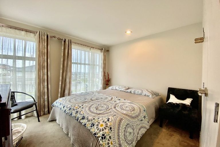 Photo of property in 27 Kereru Rise, Papakura, 2110