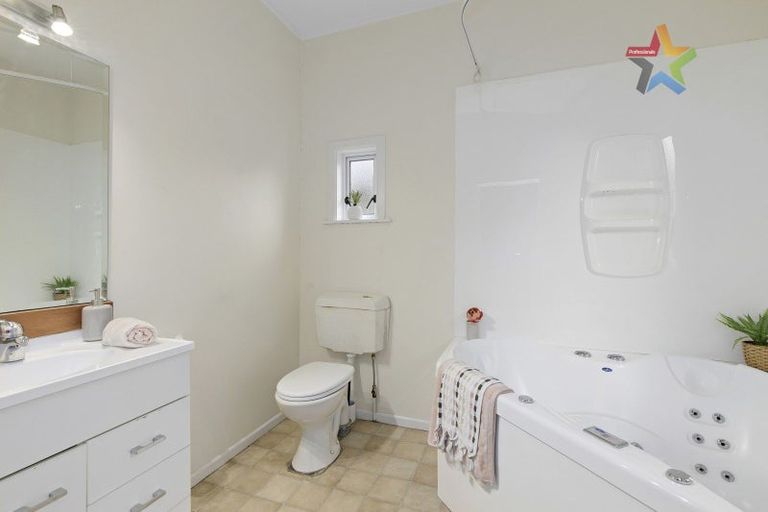 Photo of property in 270 Waterloo Road, Waterloo, Lower Hutt, 5011