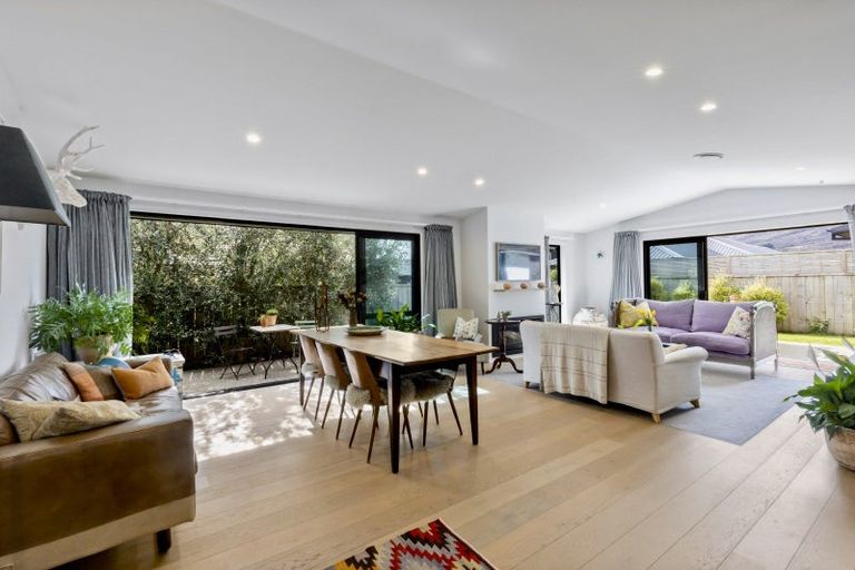 Photo of property in 4 Ward Street, Jacks Point, Queenstown, 9371