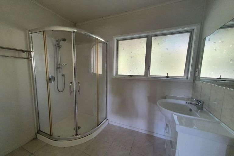 Photo of property in 4/11a Bayside Avenue, Te Atatu Peninsula, Auckland, 0610