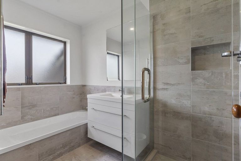 Photo of property in 2/3 Frances Street, Manurewa, Auckland, 2102