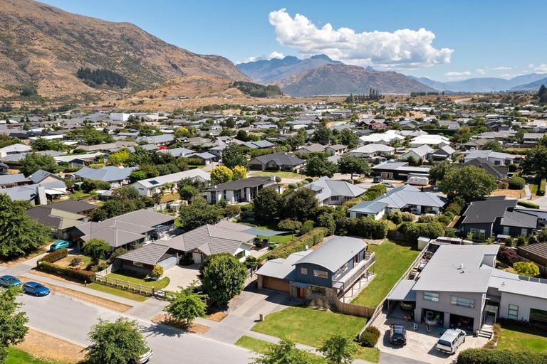 Photo of property in 36 Erskine Street, Lake Hayes, Queenstown, 9304