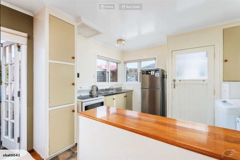 Photo of property in 9 Paton Avenue, Te Atatu South, Auckland, 0610