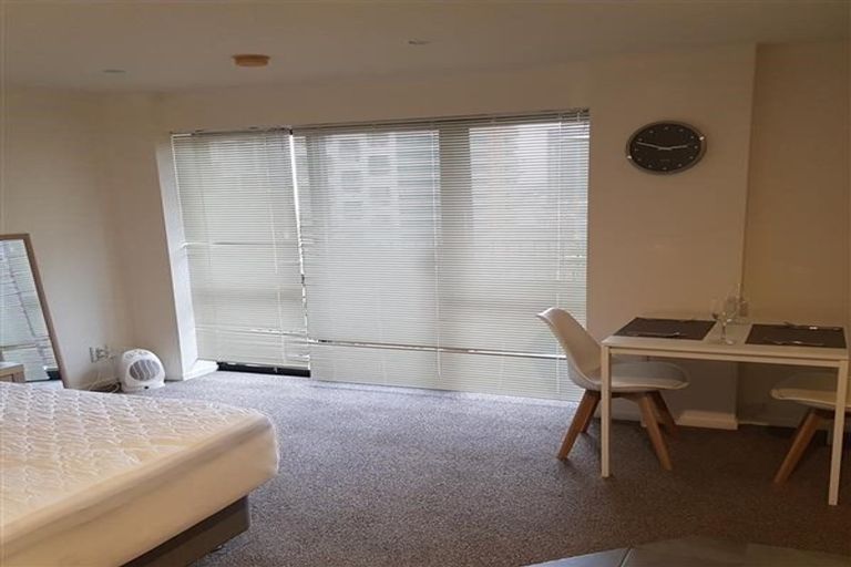 Photo of property in 23 Emily Place, Bellevue, Tauranga, 3110