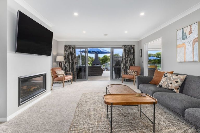 Photo of property in 1 Moss Lane, Raumati Beach, Paraparaumu, 5032