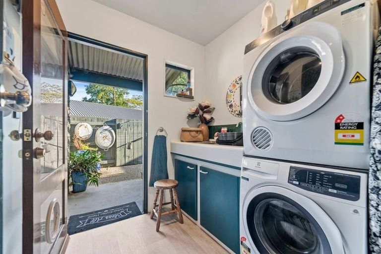 Photo of property in 1 Strachan Way, Highbury, Palmerston North, 4412