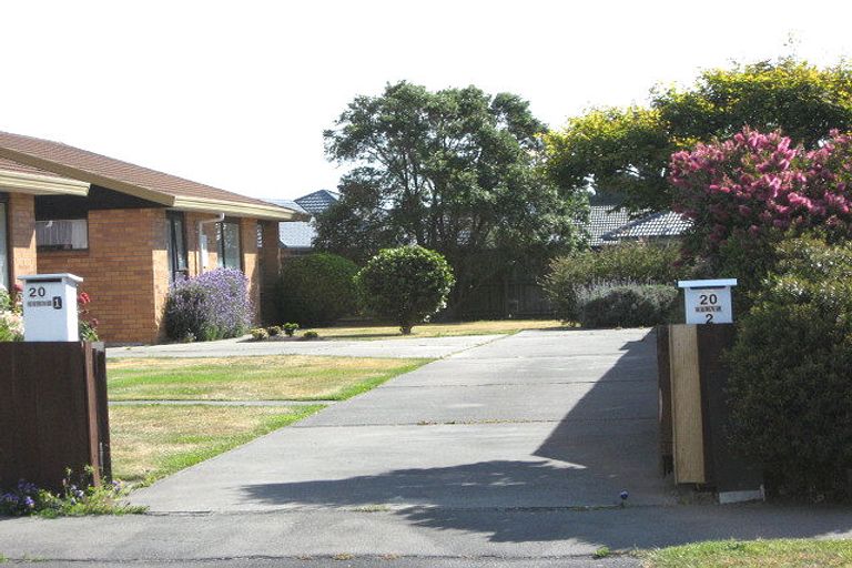 Photo of property in 2/20 Farnley Place, Parklands, Christchurch, 8083