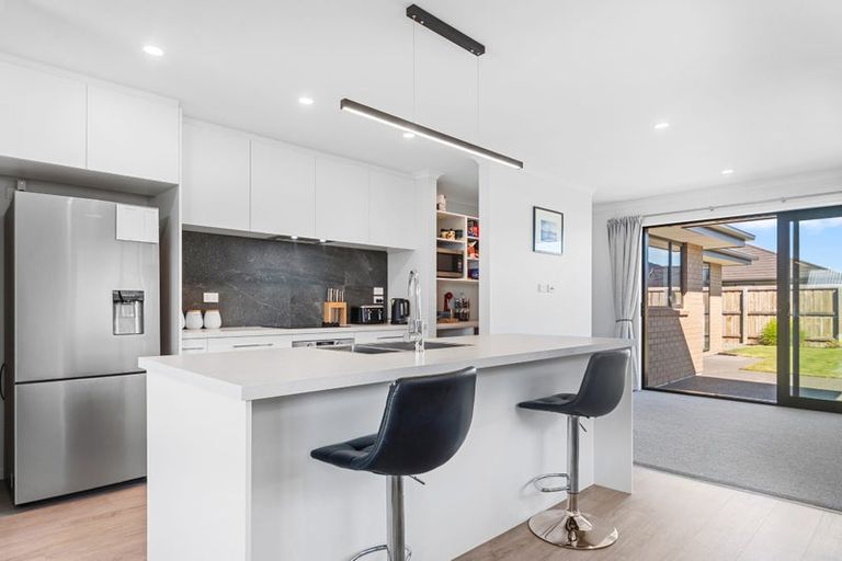 Photo of property in 21 Chambers Avenue, Woodend, 7610